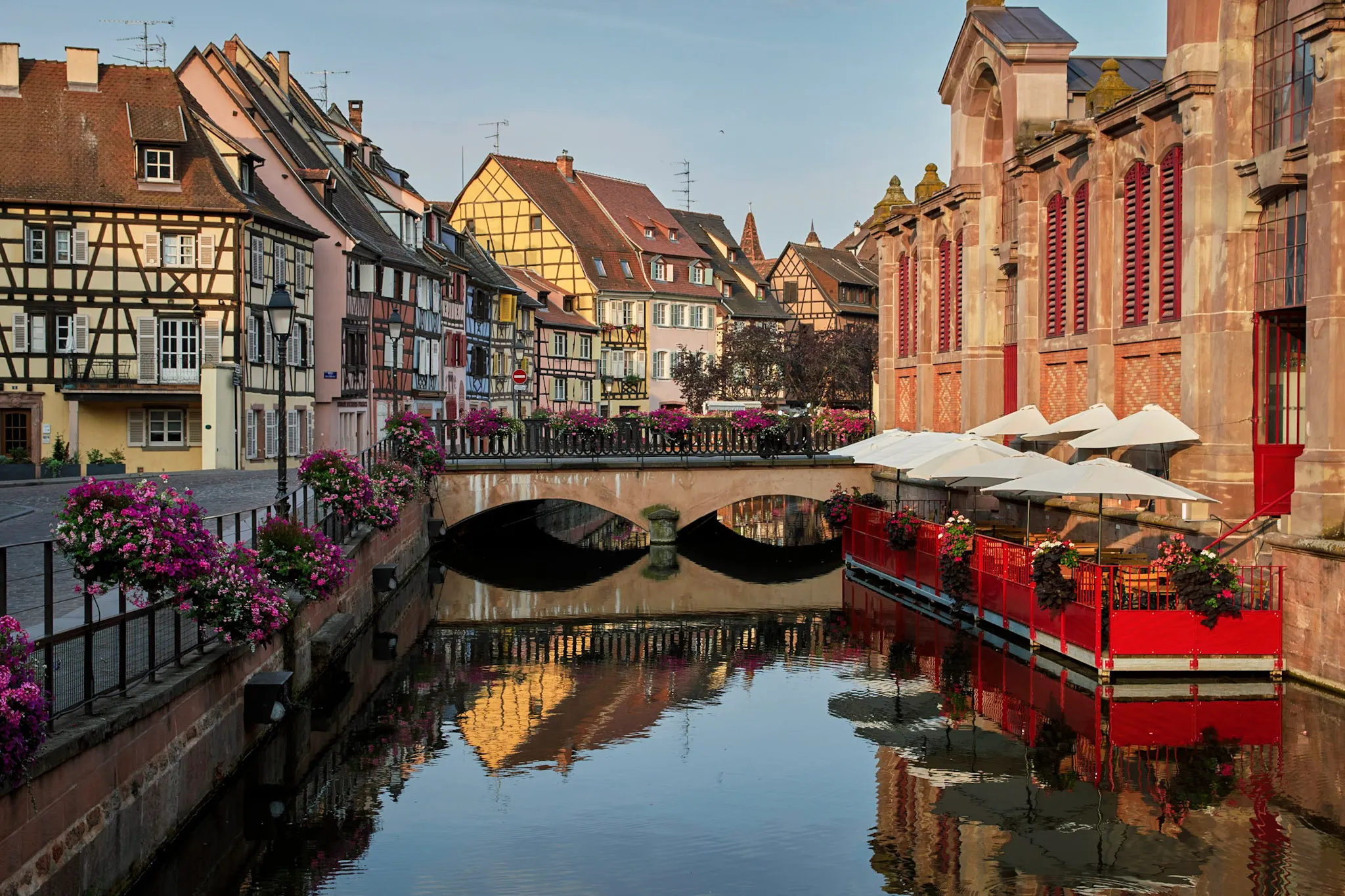 Voyages depuis Bâle-Mulhouse - Maisons colorées et canaux de Colmar en Alsace