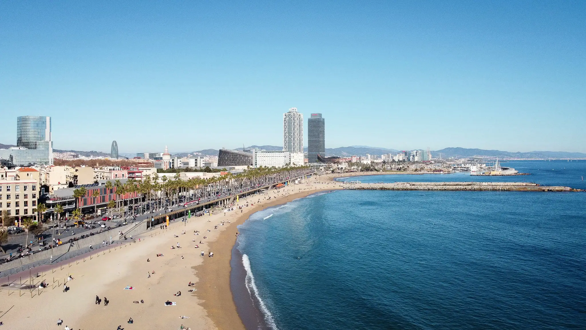 La plage de la Barceloneta à Barcelone
