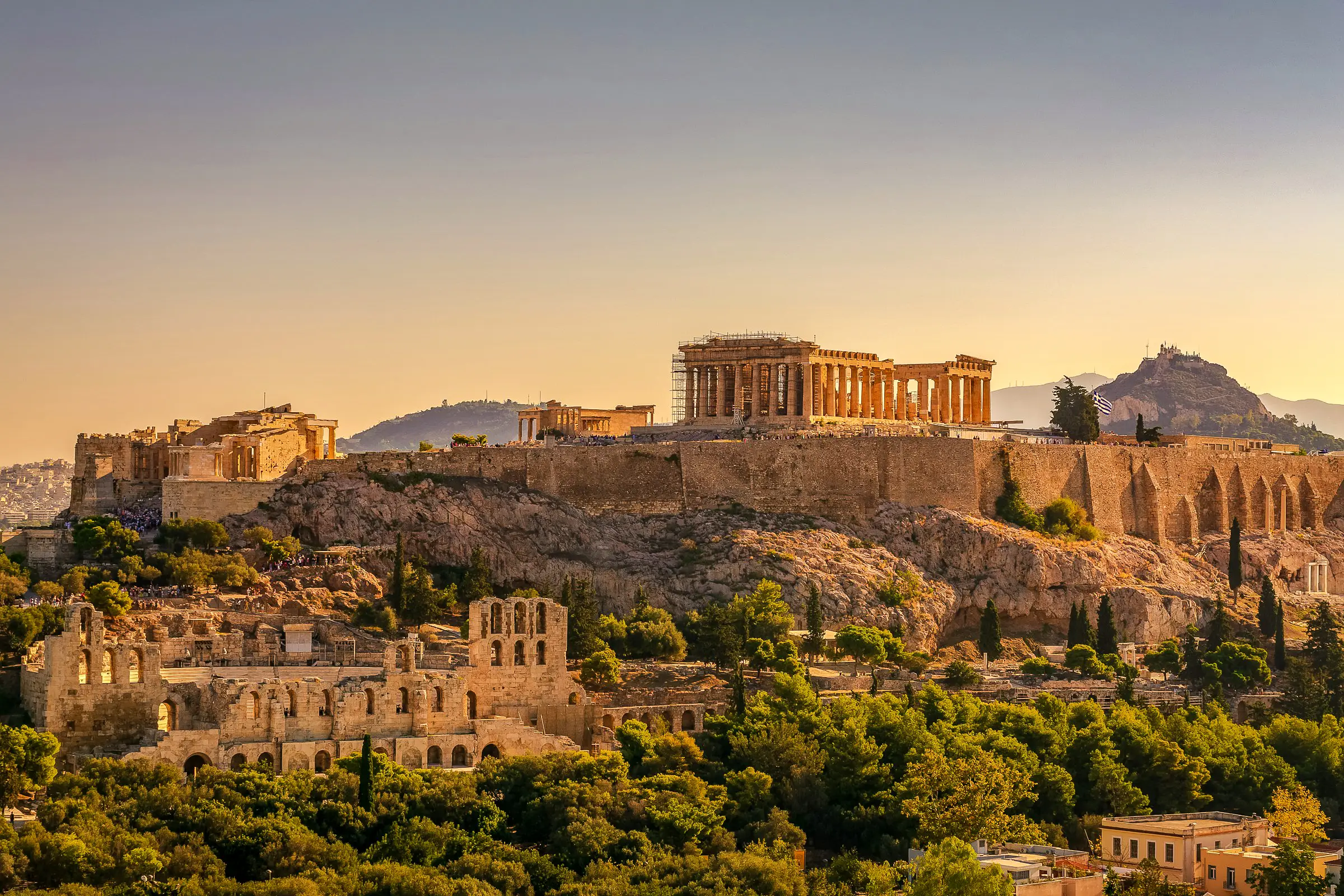 Visiter Athènes en 2 jours - Vue sur l'Acropole au coucher du soleil