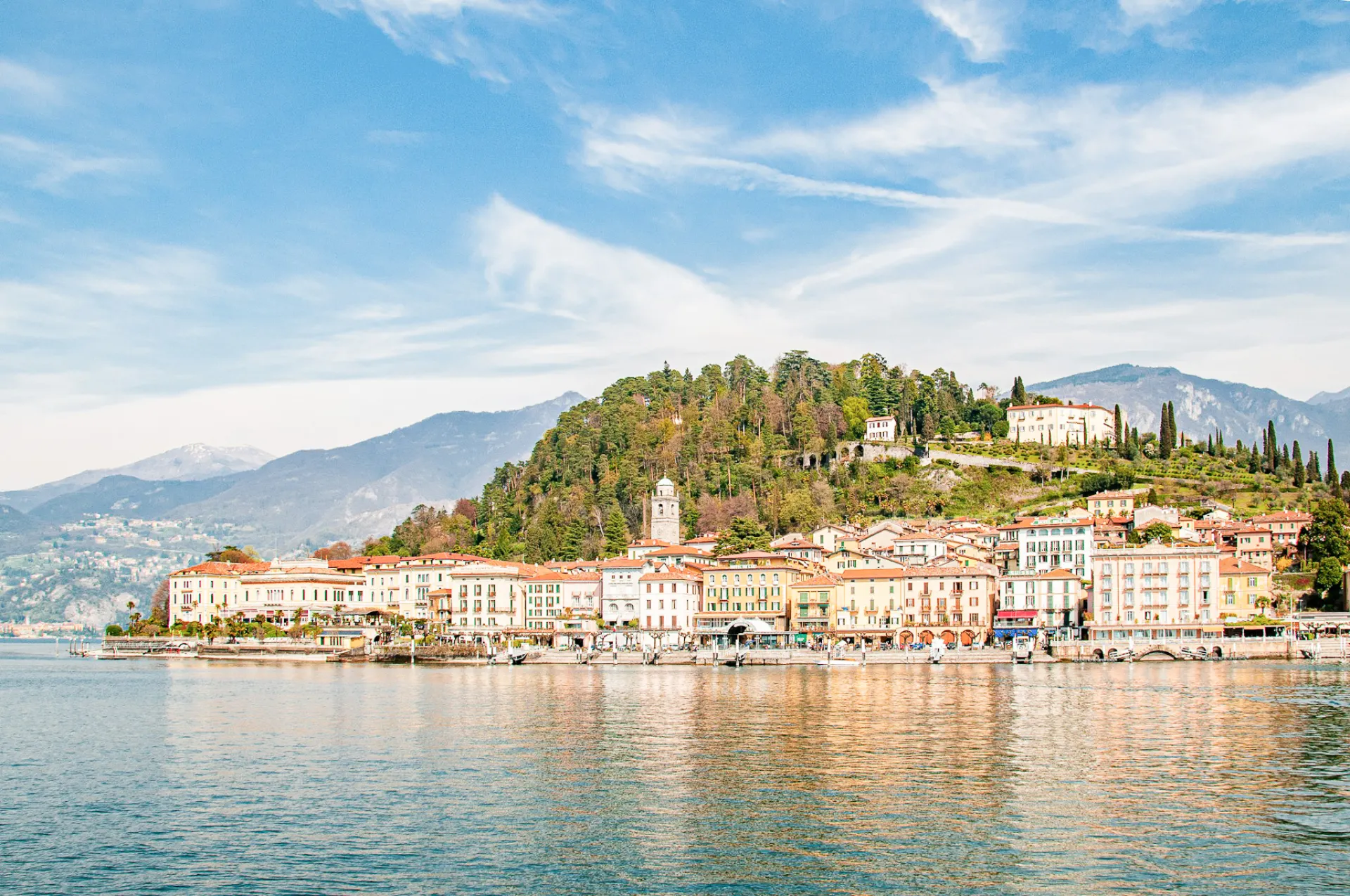 Vue sur Bellagio et le lac de Côme en Italie
