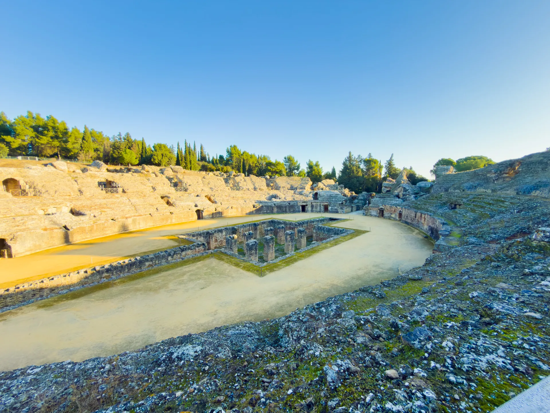 L'amphithéâtre romain d'Italica à Séville
