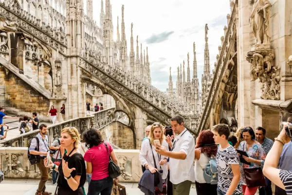 Visite des terrasses du Duomo de Milan en Italie